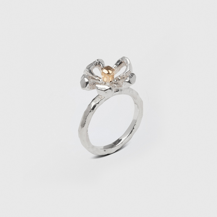 Ringo Flower - Ring in silver and 18K yellow gold, 3 mm, flower 16 mm.