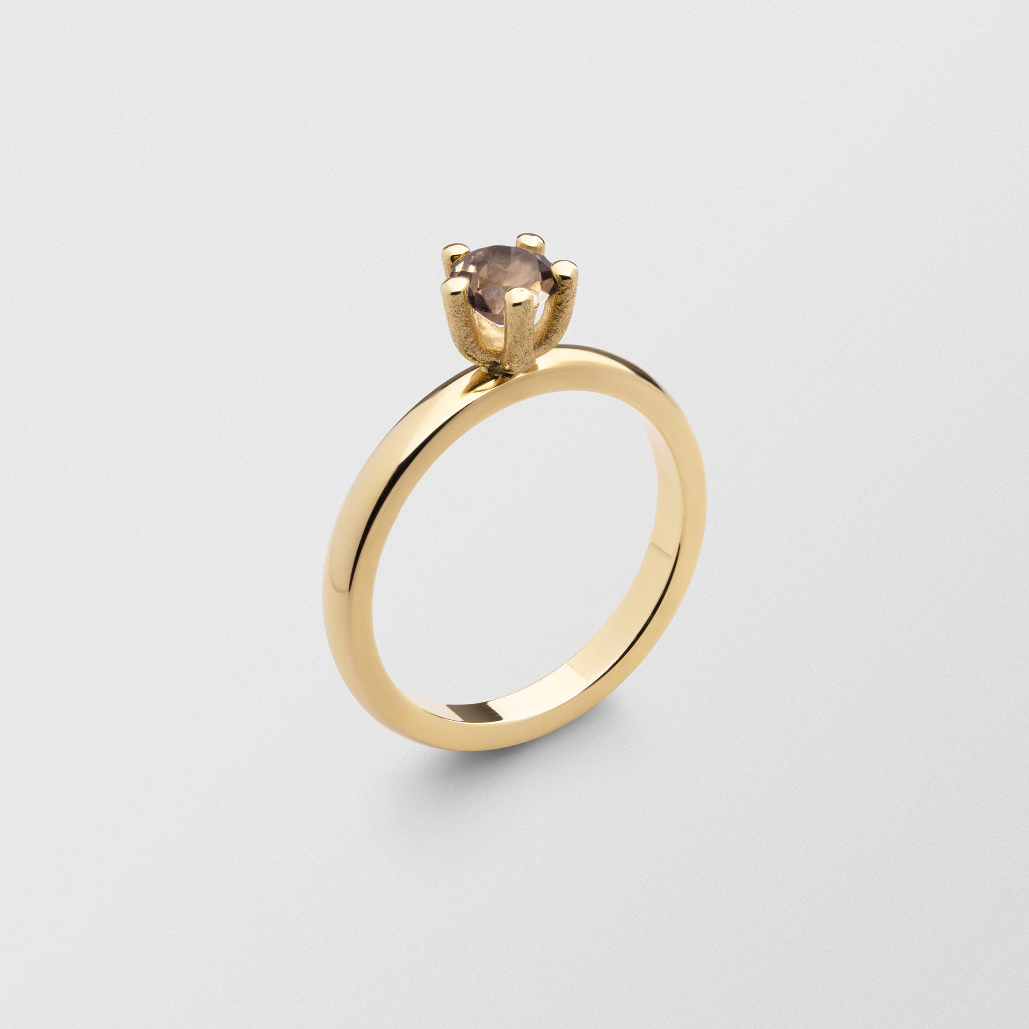 Cocktail - Ring in 18K yellow gold with smoky quartz, 5 mm.