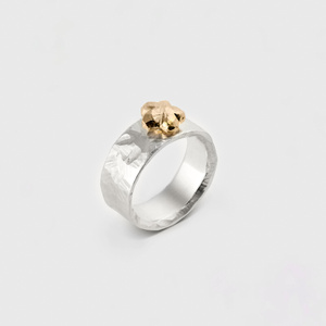 Thumbnail ofRingo Blomma